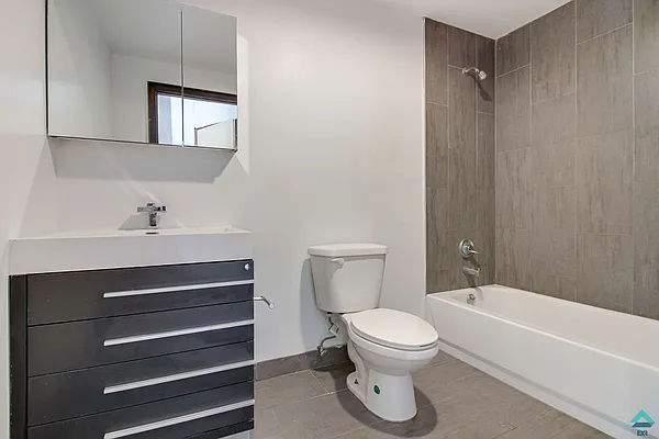 Rented by EXR | media 8