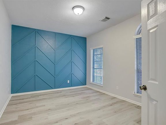 3rd image of 12916 Quail Creek Dr