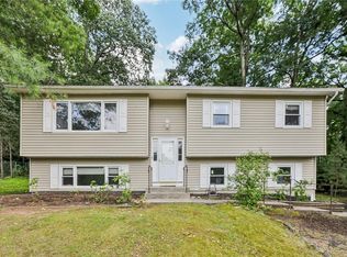 76 Branchville Rd, Valley Cottage, NY 10989
