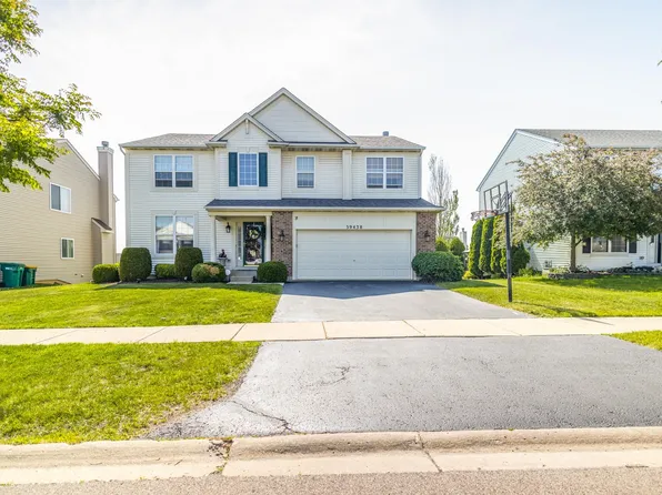 39438 N Queensbury Ln, Beach Park, IL 60083