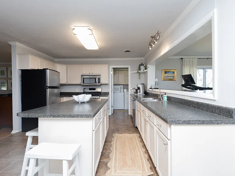 107 Clubview Rd — Photo 9