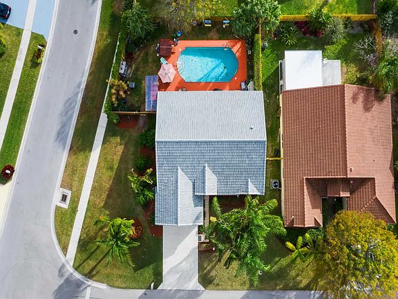 4th image of 4988 Broadstone Cir