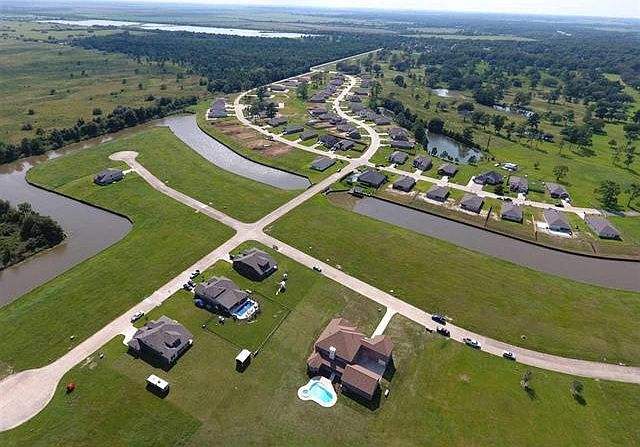 1st image of 14999 Country Club Dr