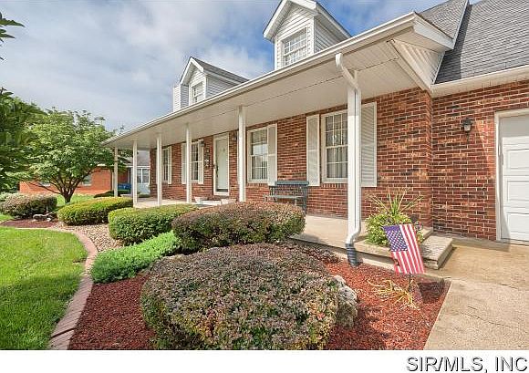 1st image of 1724 Meadow Ln