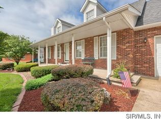 1724 Meadow Ln, Edwardsville, IL 62025