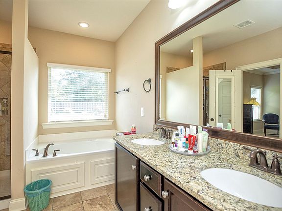 3rd image of 9242 Concord Park Dr