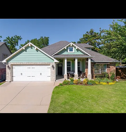 3725 Oakridge Cir Photo 1