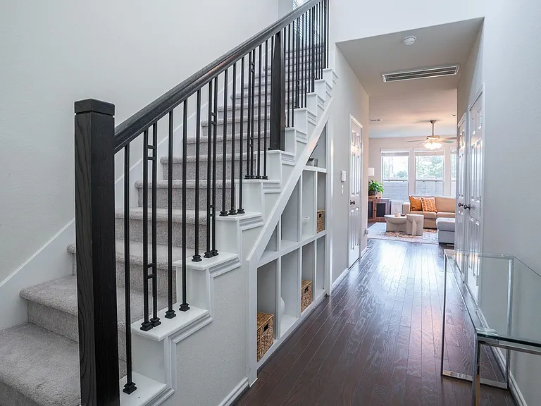 4006 Starbright St — Photo 2