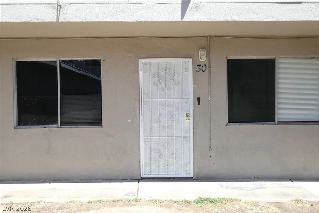 1 bed, 612 sqft, $990 — Photo 2