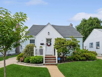 17 Court Street, Elmont, NY, 11003