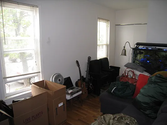 Rented by Alexiou Realty | media 15