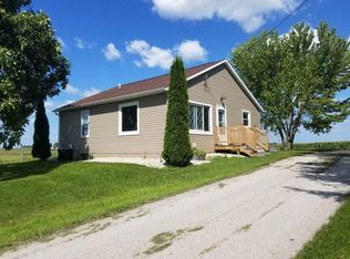 N6832 N Farmington Rd, Watertown, WI 53094