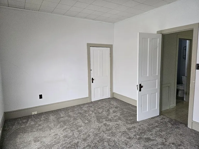 135 W Michigan Ave — Photo 10