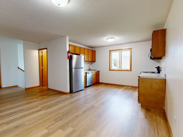 7627 Woodlawn Dr, Mounds View, MN 55112