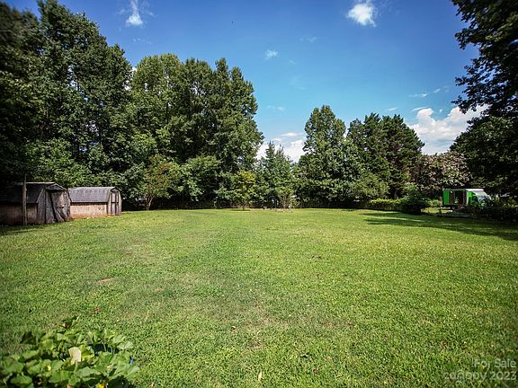 4th image of 128 Summerglen Dr