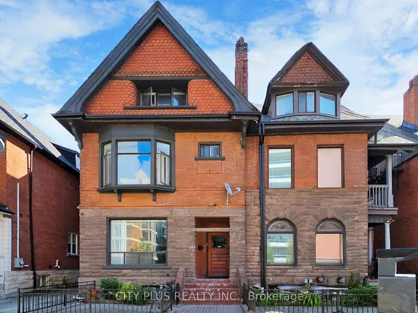 107 Spadina Rd #105, Toronto, ON M5R 2T1