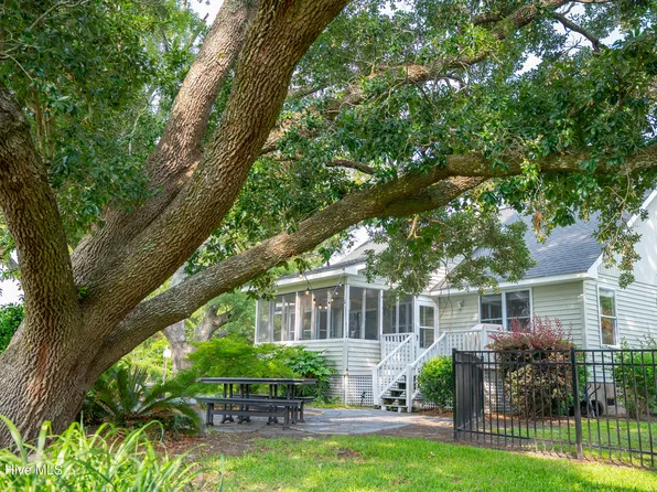 706 Church Street, Oriental, NC 28571