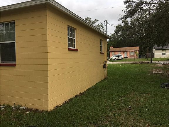 4th image of 3707 E Grove Ave
