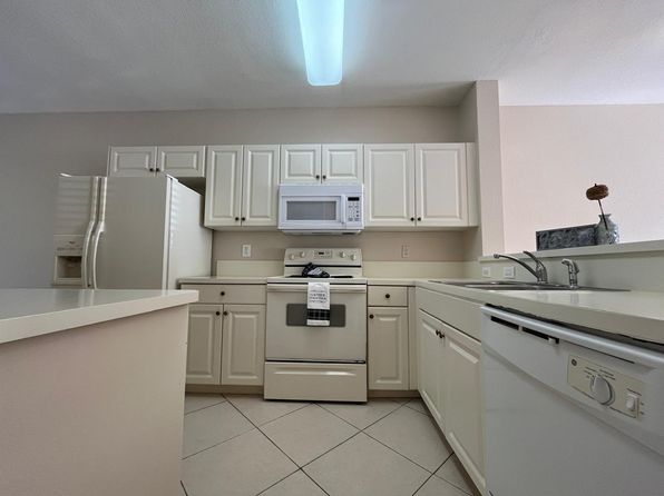 1932 Alamanda Way, Riviera Beach, FL