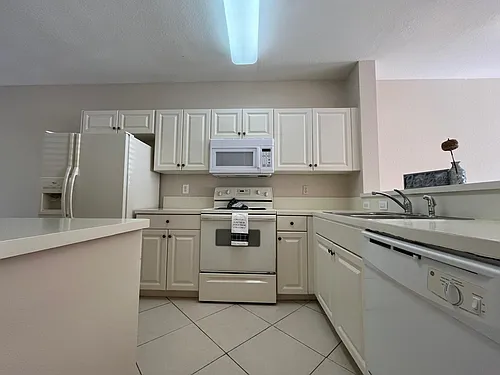 1932 Alamanda Way Photo 1