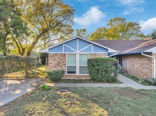 612 Matthews Dr, Arlington, TX 76012