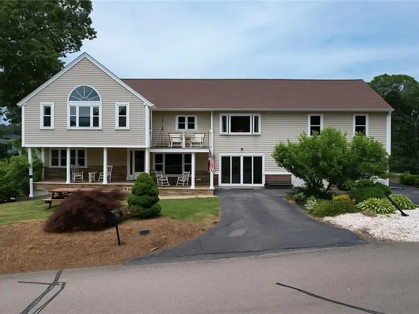 163 Winterberry Rd, Saunderstown, RI 02874