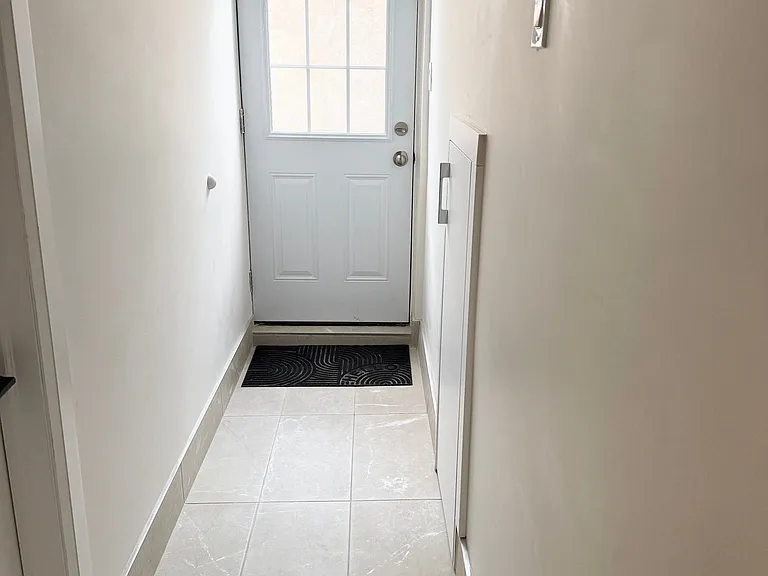 7 Charing Cres #BASEMENT — Photo 9