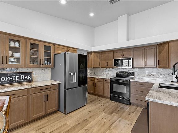 5th image of 9510 Desert Crest Ct