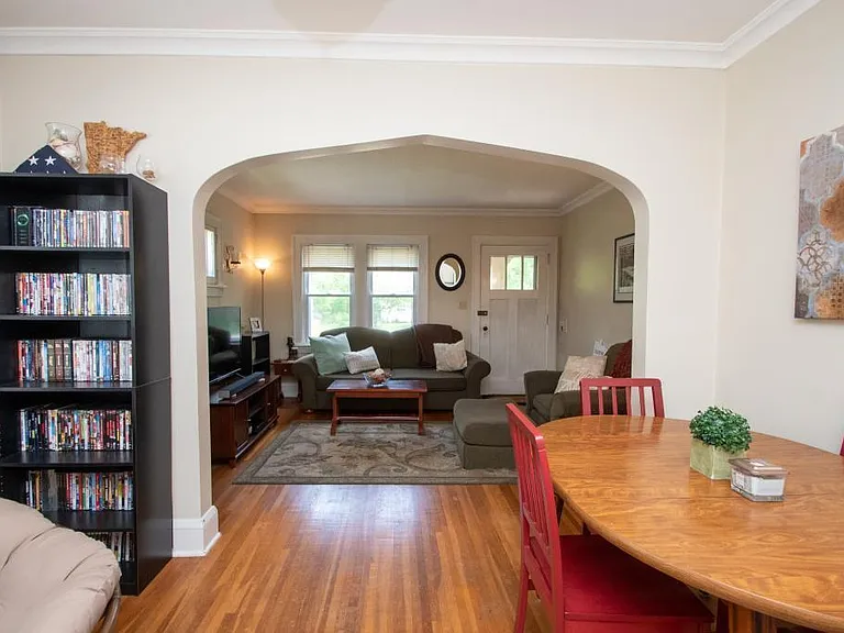 4516 Cedar Ave S — Photo 10