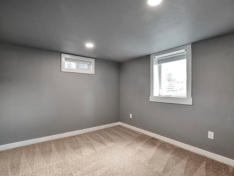 5231 Julian St — Photo 21