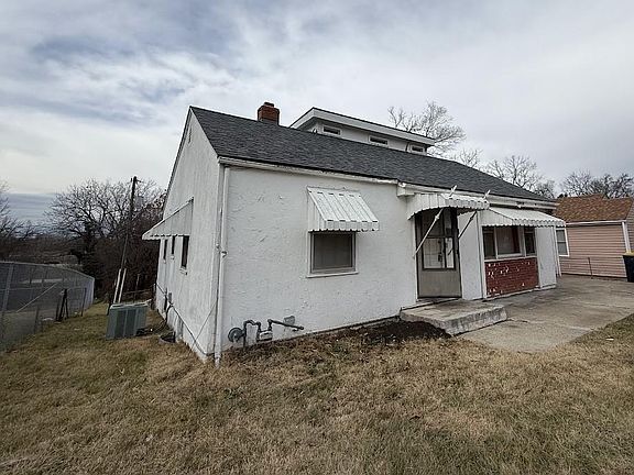 2nd image of 6206 S Benton Ave