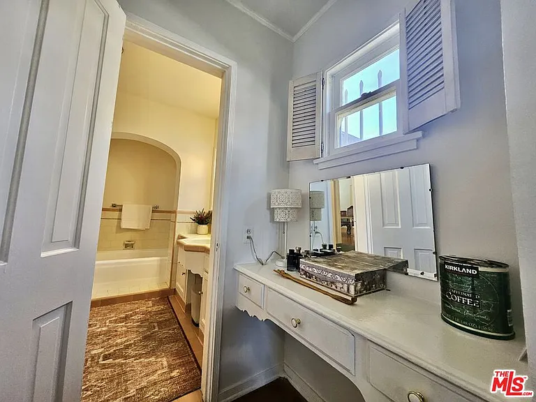 2211 W 78th Pl — Photo 43