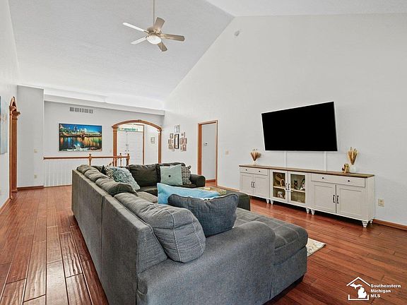 5th image of 3498 Quail Hollow Dr