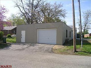 3rd image of 2215 Northbury Ln