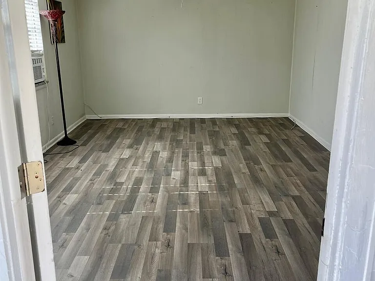 8903 Hipps Rd — Photo 2