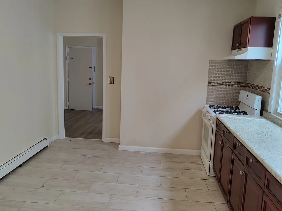 137 N 11th St #6