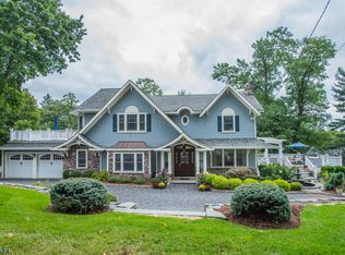 028 Hillcrest Rd, Mountain Lakes, NJ 07046