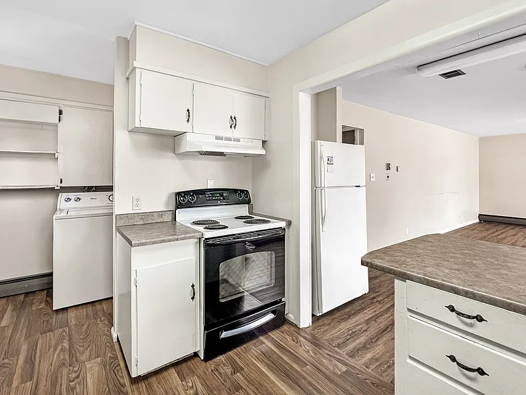 506 N Ash St — Photo 8