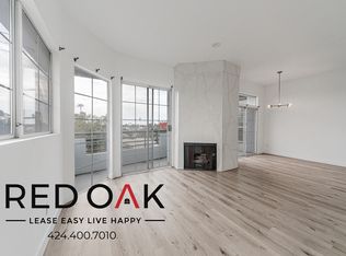 4320 S Centinela Ave APT 301, Los Angeles, CA 90066