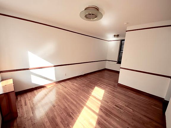 5th image of 453 E 78th St #3B