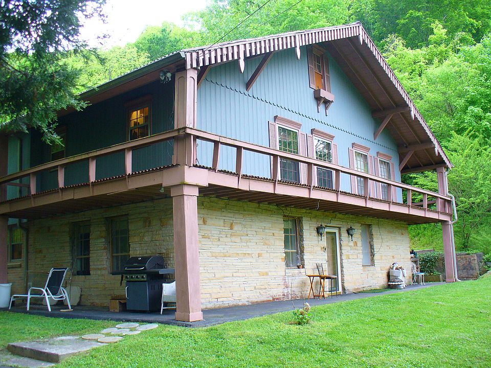 2nd image of 2068 Sunny Side Dr