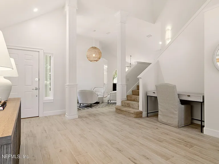 120 Alsace Ct — Photo 10