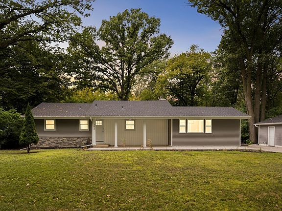 3rd image of 342 Kenmar Cir