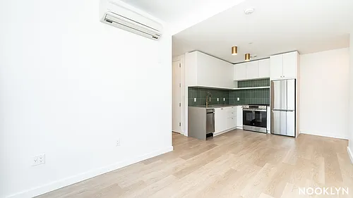 527 Grand Ave Photo 1