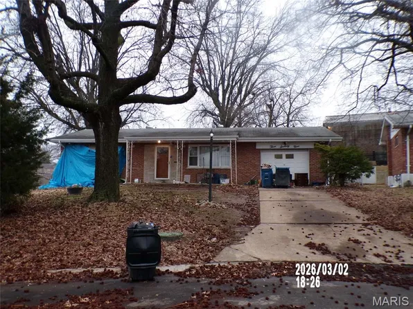379 Porchester Dr, Saint Louis, MO 63125