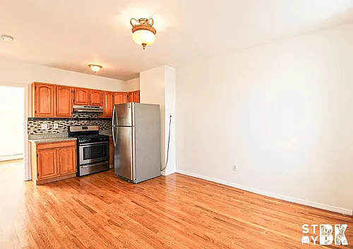 502 Franklin Ave #1 Photo 1