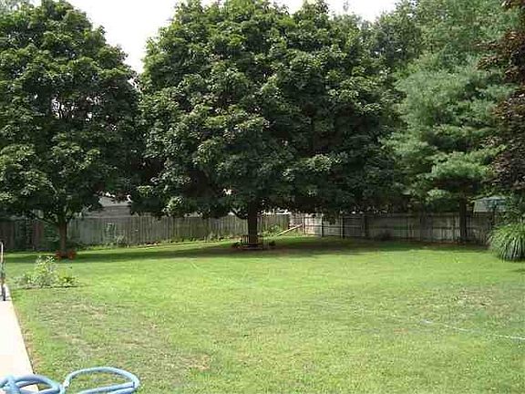 4th image of 55667 Riverview Manor Dr