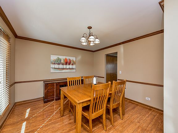 5th image of 2312 Newport Dr