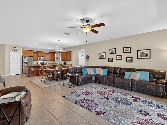 3rd image of 30112 Kladruby Point