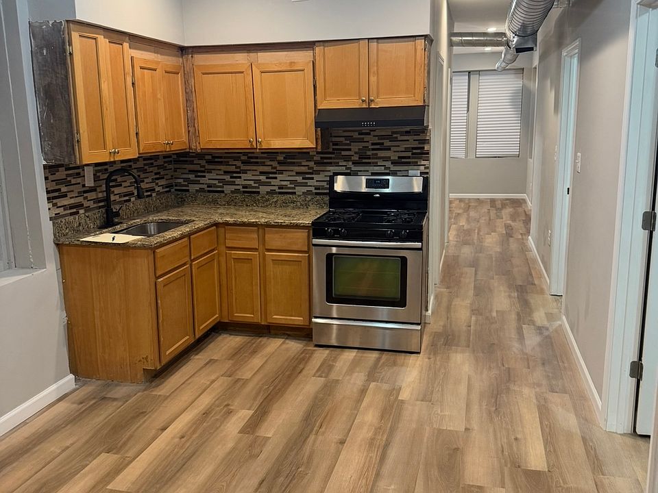 1st image of 2626 W 42nd St #1